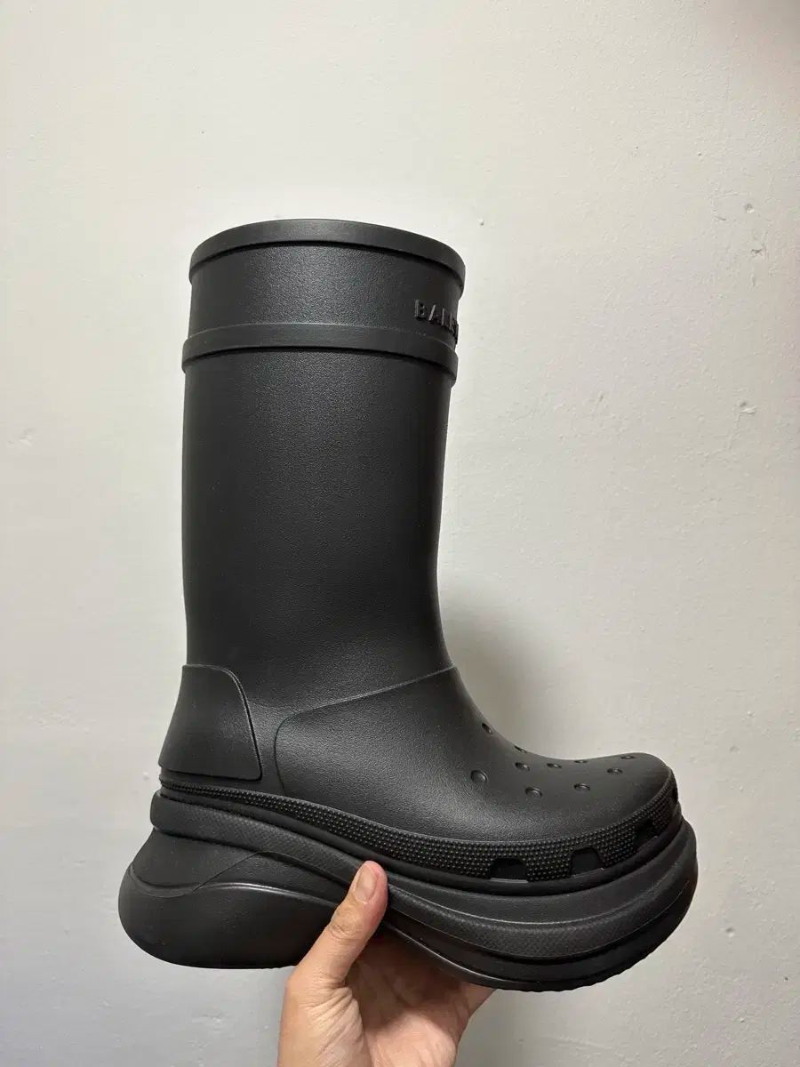 40 BALENCIAGA