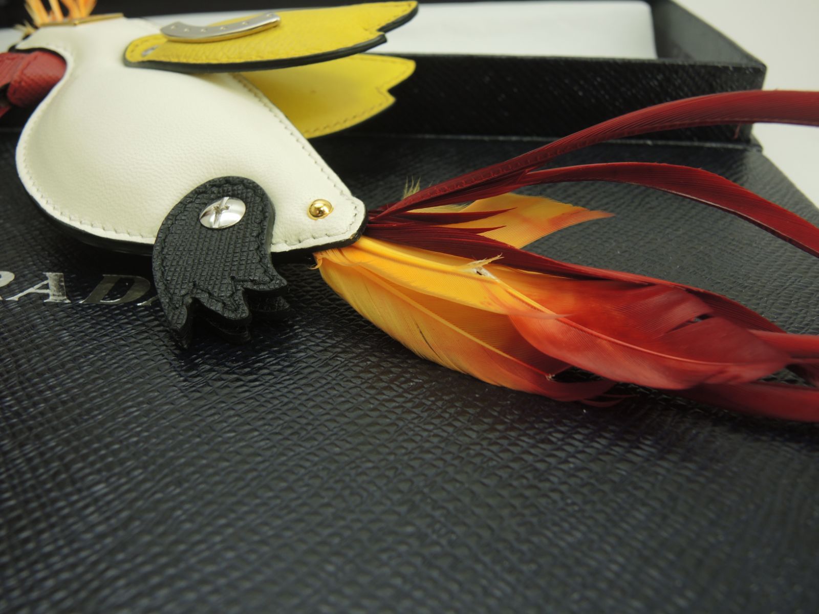 プラダ バッグチャーム 鳥 レザー白黄 キーリング大 レア 未使用@ 5