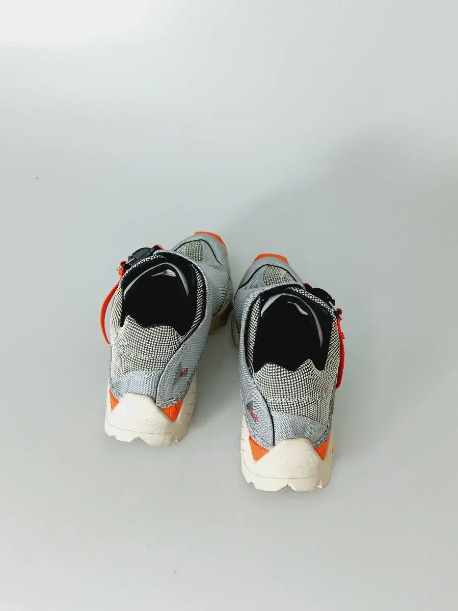 SUKALA LAVA タンクトップ、レギンス、ラグ3点セット SUKALA】クロップドタンク＆レギンスセットアップ: ヨガウェアLAVA公式