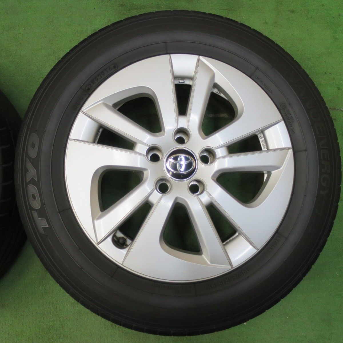 50 後期 プリウス195/65Ｒ15 トヨタ　純正アルミホイール　4セット 195/65/15R トヨタプリウス50純正タイヤ4本セット