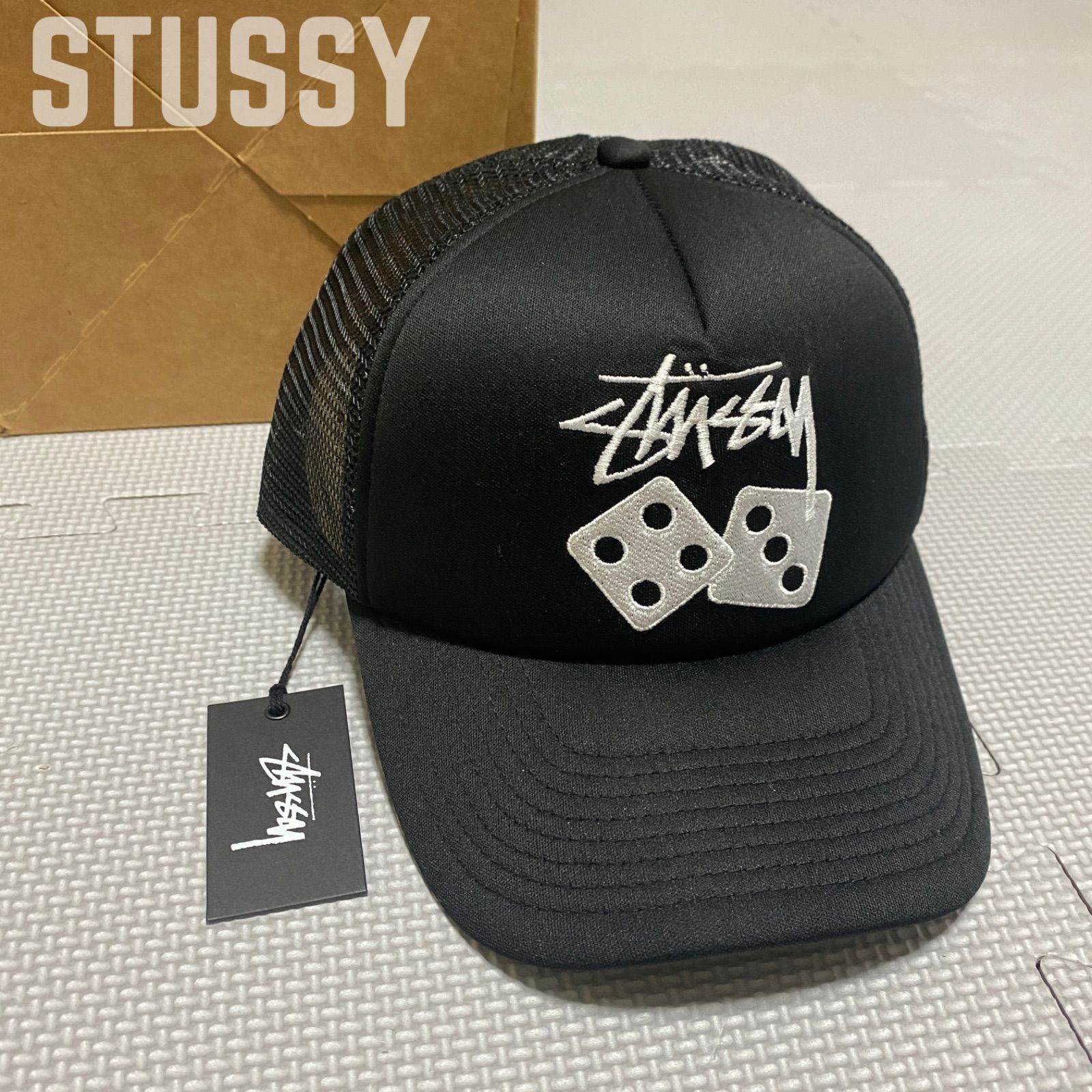 STUSSY》ステューシー ダイス ロゴ トラッカー スナップバック