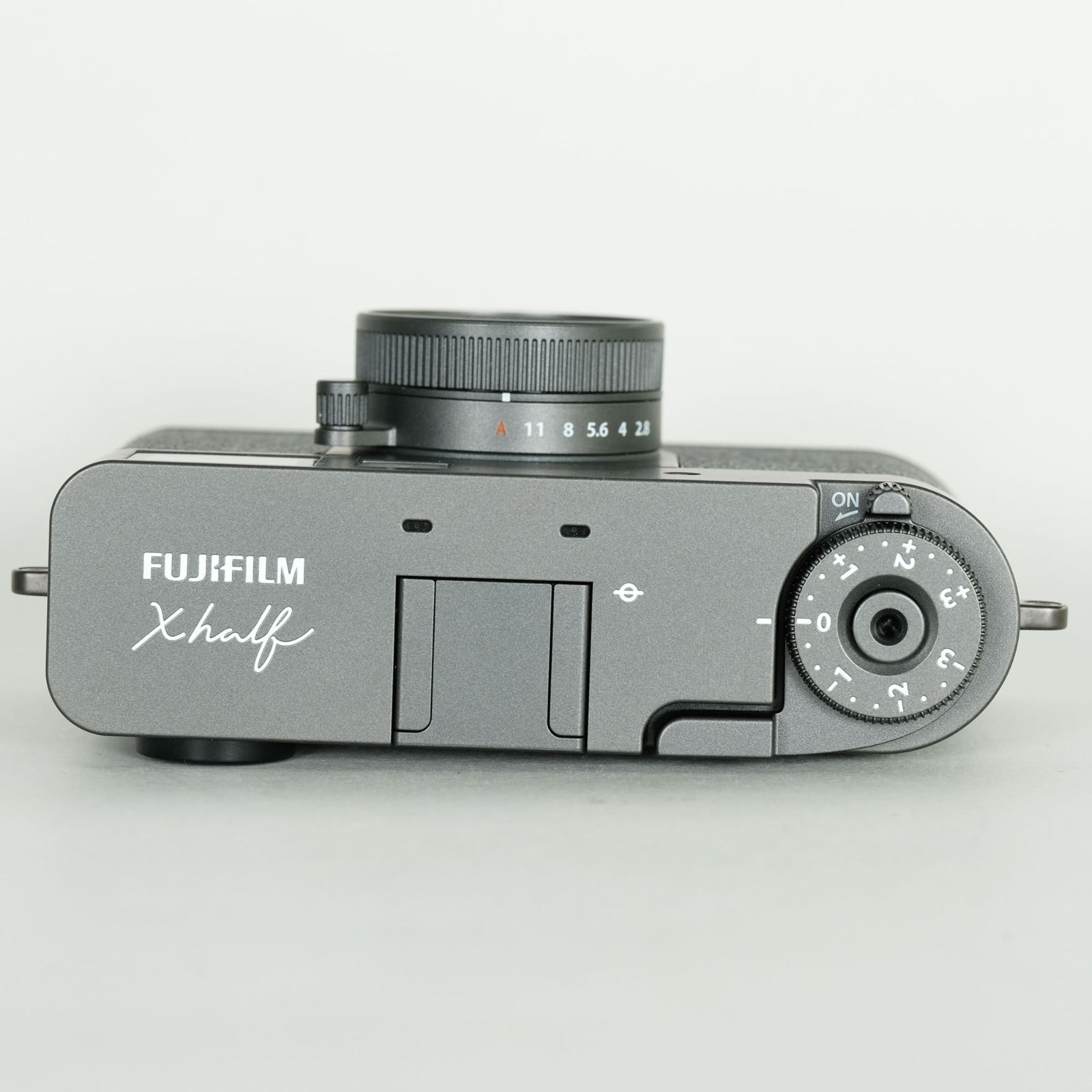 FUJIFILM X Half X-HF1 チャコールシルバー 富士フイルム X half (FUJIFILM X-HF1) シルバー｜新品通販