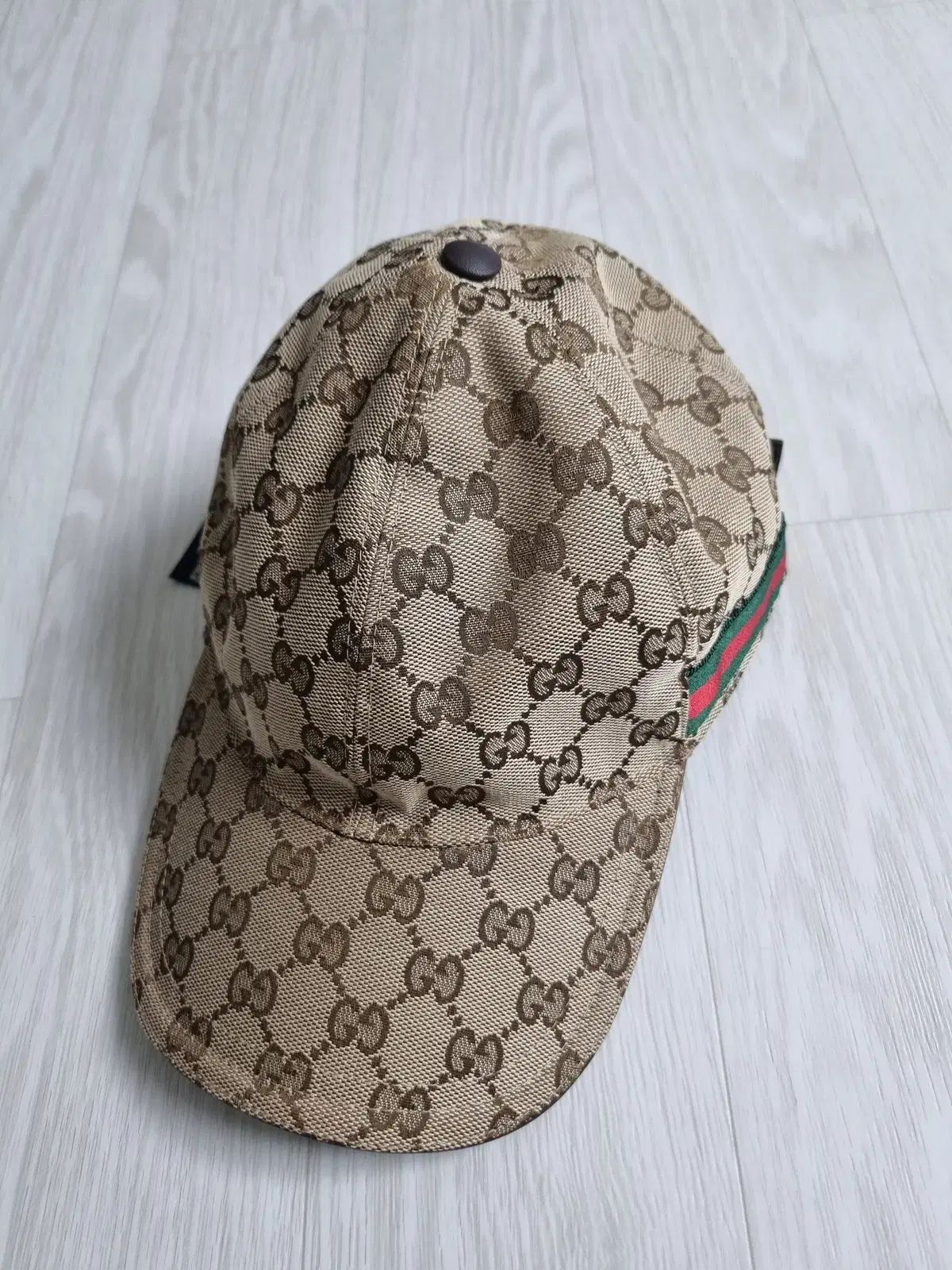 デパート GUCCI グッチ gg ロゴ Supreme シュプリーム 三本線 シグニチャー ボールキャップ 帽子 m