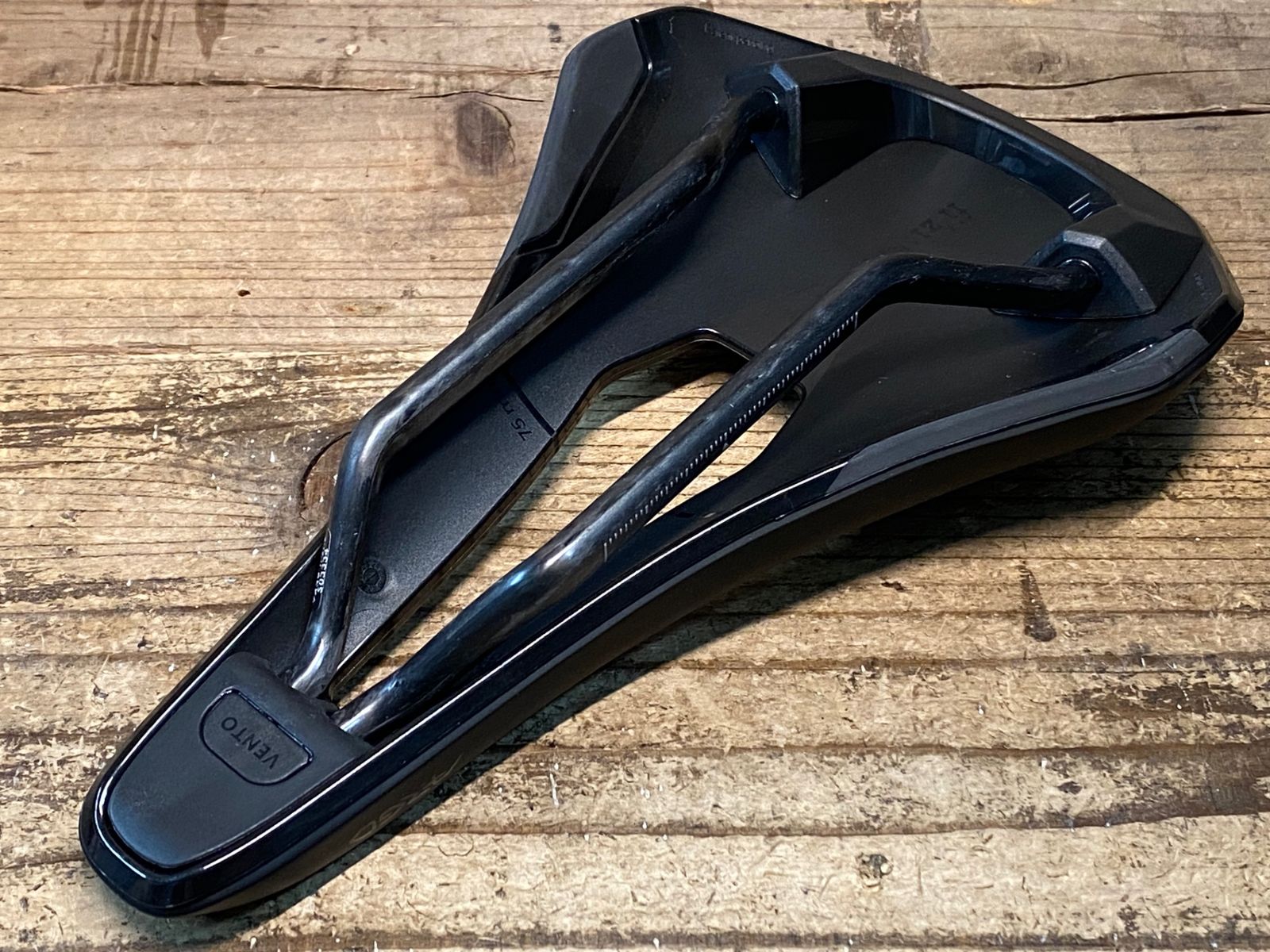 Fizik ARGO VENTO R1 カーボンレール 140mm 新品未使用 【公式通販】