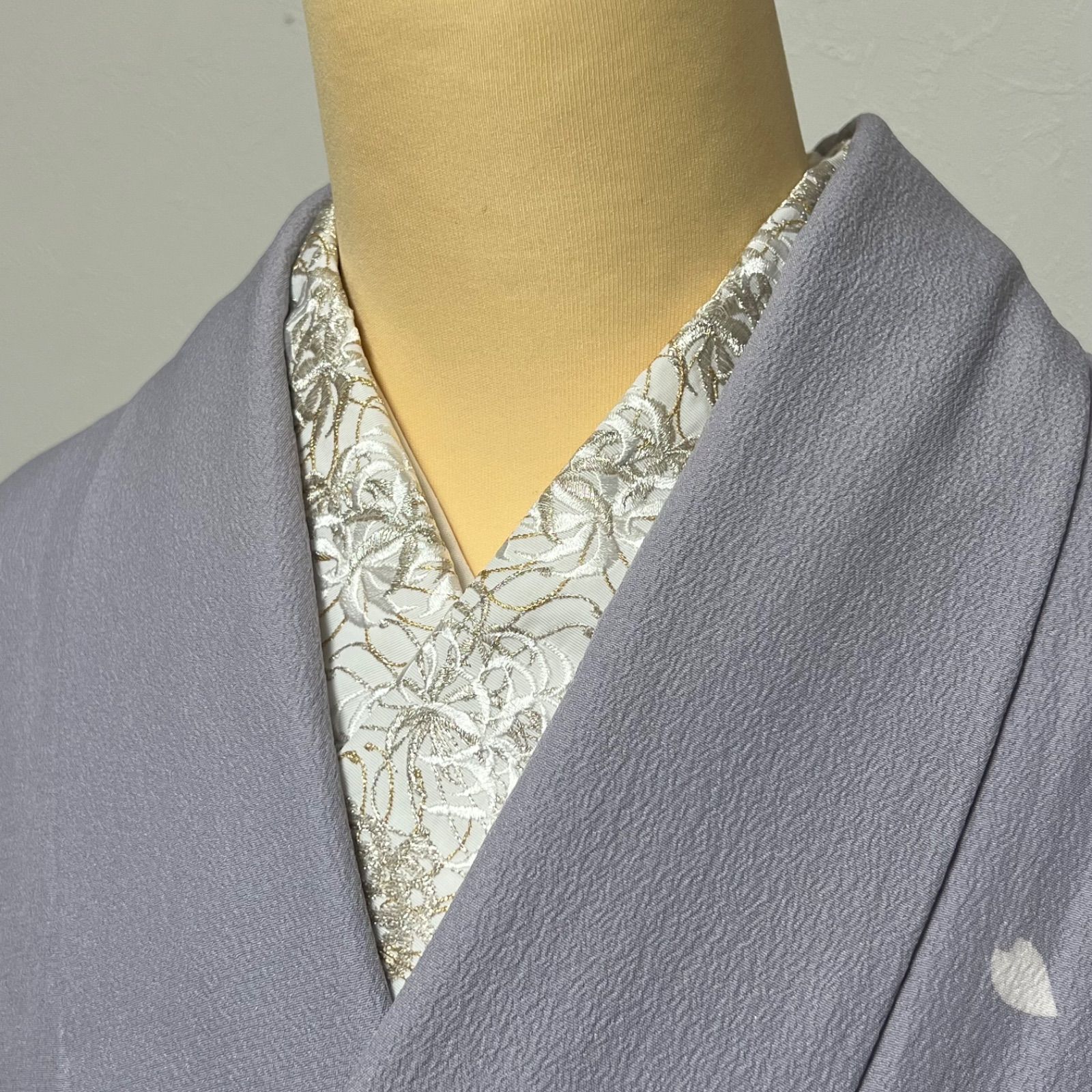  L011 刺繍半衿 白 ゴールド シルバー 糸菊 半襟 長襦袢 半襦袢