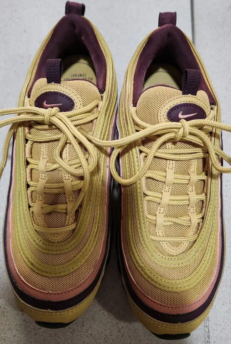 NIKE ナイキ エアマックス 245