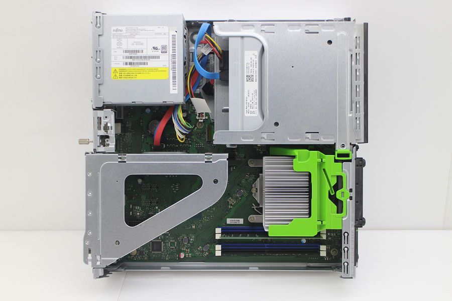 富士通 ESPRIMO D588/T Core i3 8100 3.6GHz/8GB/256GB(SSD