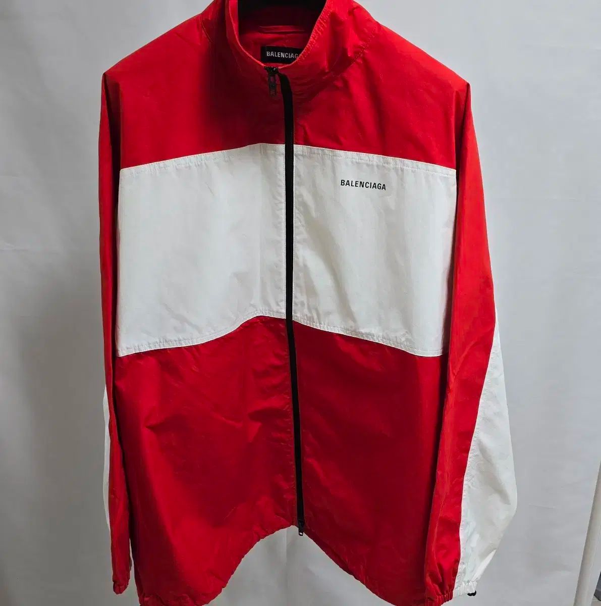 BALENCIAGA バックロゴ　ウインドブレーカー Balenciaga Back Logo Nylon Windbreaker Jacket – Justin Reed