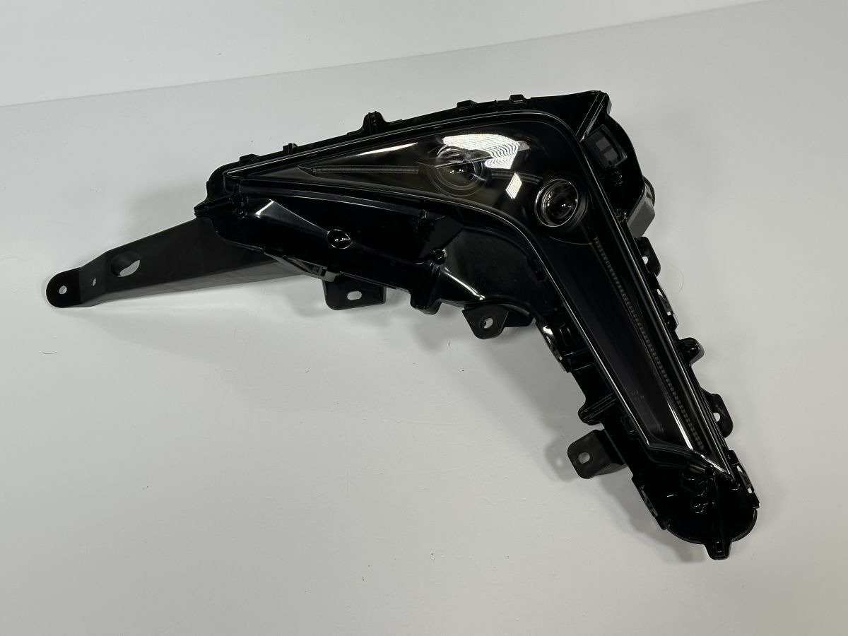 レクサス LX570 Black Sequence URJ201W 後期 純正 左フォグランプ Assy LED インナーブラック 81390-60040 60-234 打刻4 管理27815