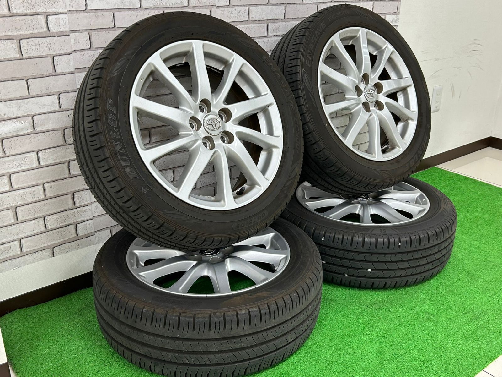 処分品！ 260系プレミオ/アリオン 純正16インチアルミ&TOYO