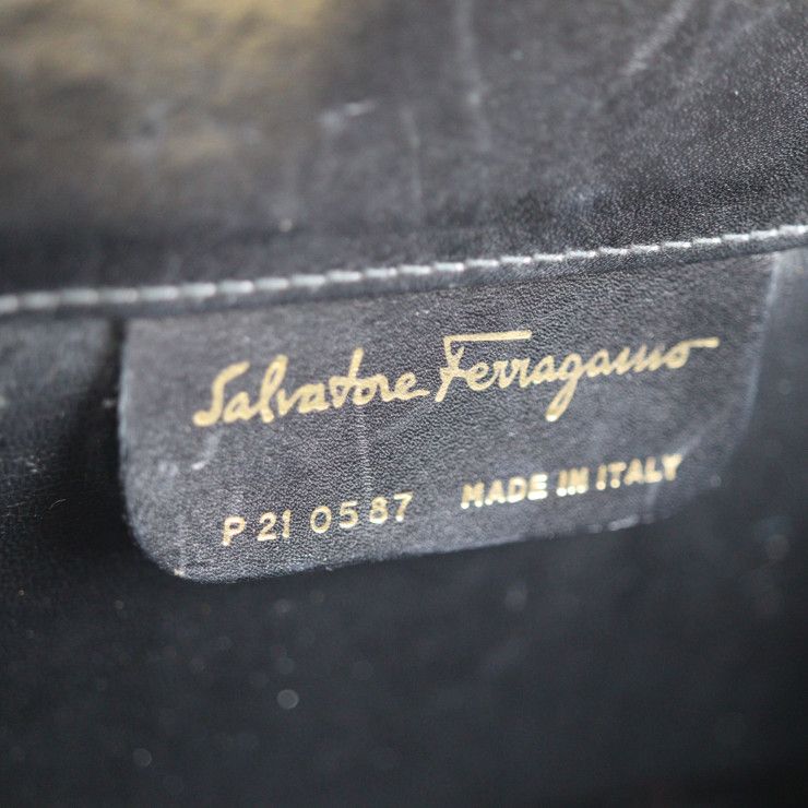 Salvatore Ferragamo サルヴァトーレ フェラガモ ショルダーバッグ 21