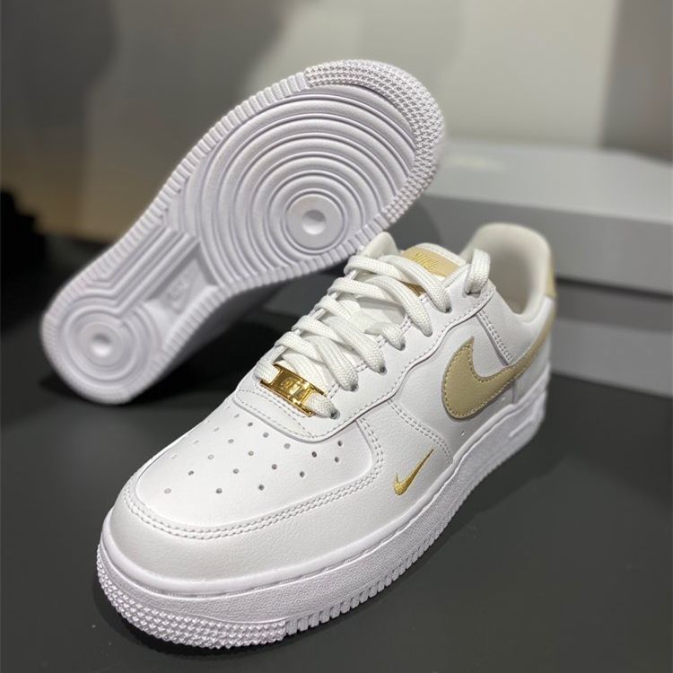 新品NIKE WMNS AIR FORCE 1 LOW スニーカー エッセンシャル ベージュ メンズ レディース 男女兼用 CZ0270-105