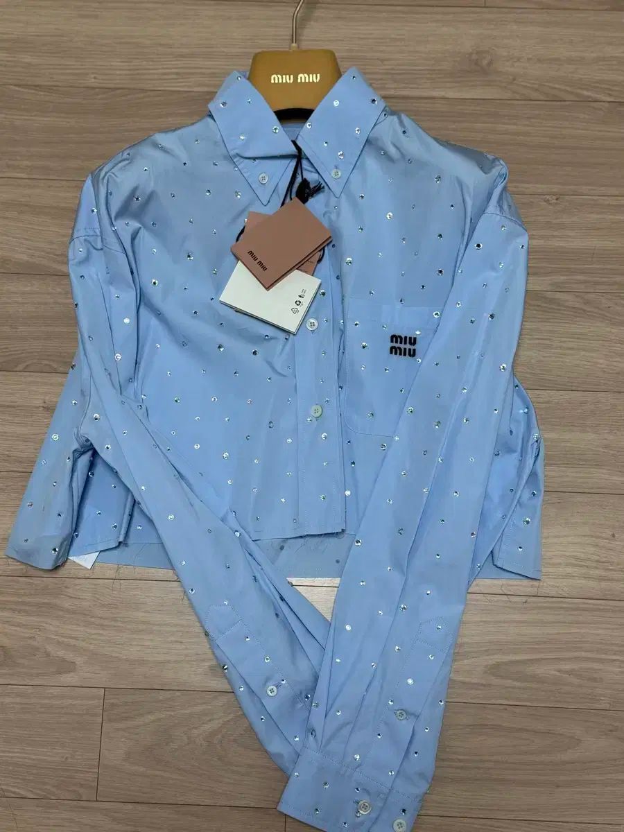 ミュウミュウ miumiu 青シャツ 38 クロップド丈 MiuMiu ミュウミュウ