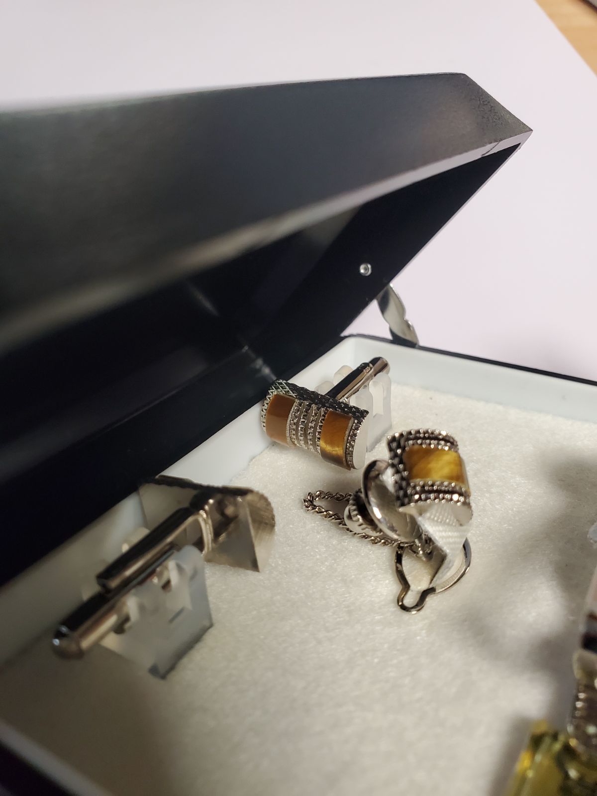 カフス タイタック