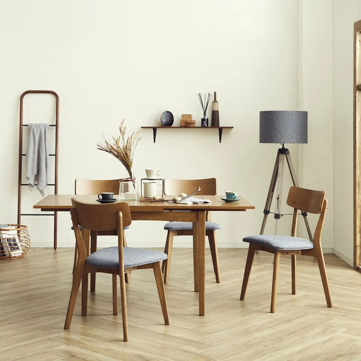 バタフライ敷 ダイニングテーブル