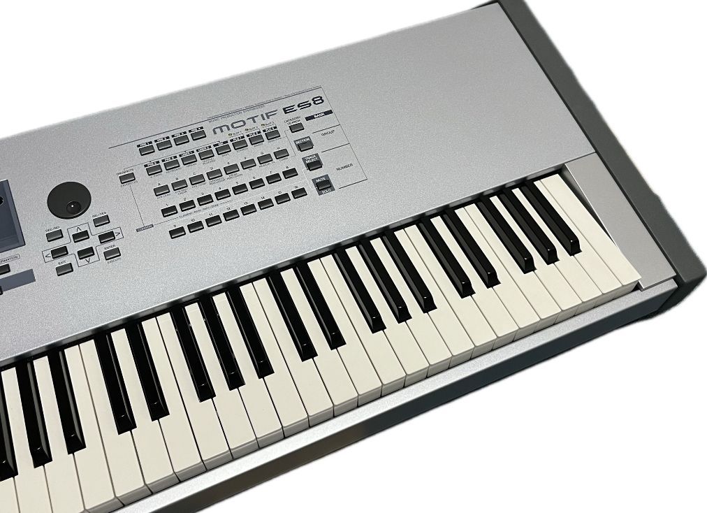 YAMAHA ヤマハ MOTIF ES8 モチーフ 88鍵盤 シンセサイザー ギグケース付属 PLG150-AN プラグインボード付属 - メルカリ