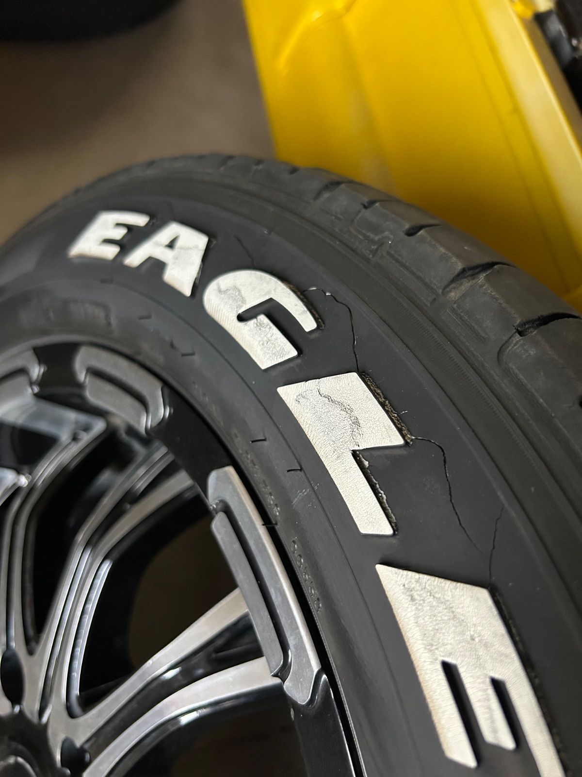 ハイエース用17インチホイール