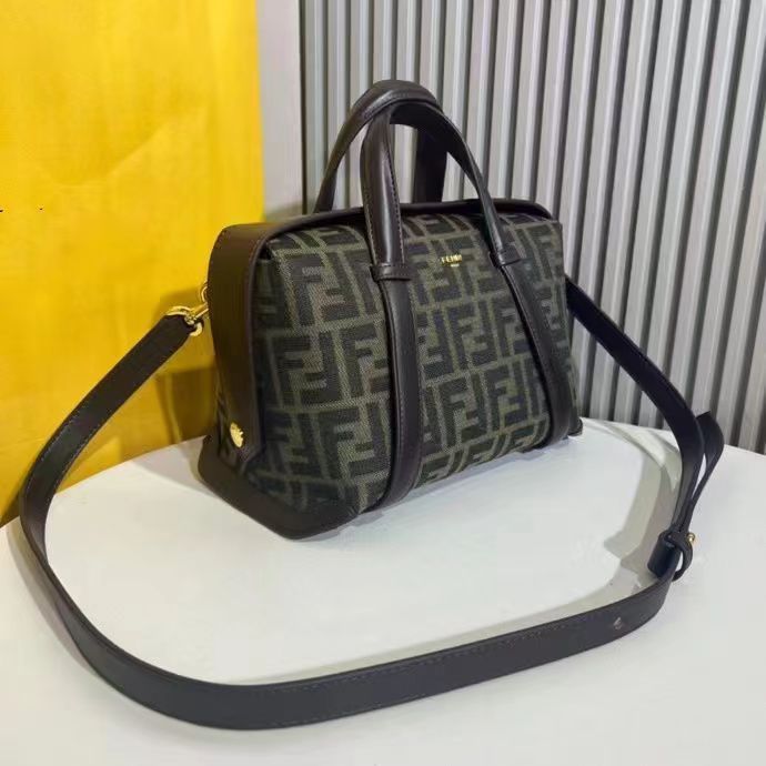 希少美品✨FENDI ハンドバッグ  ショルダーバッグ