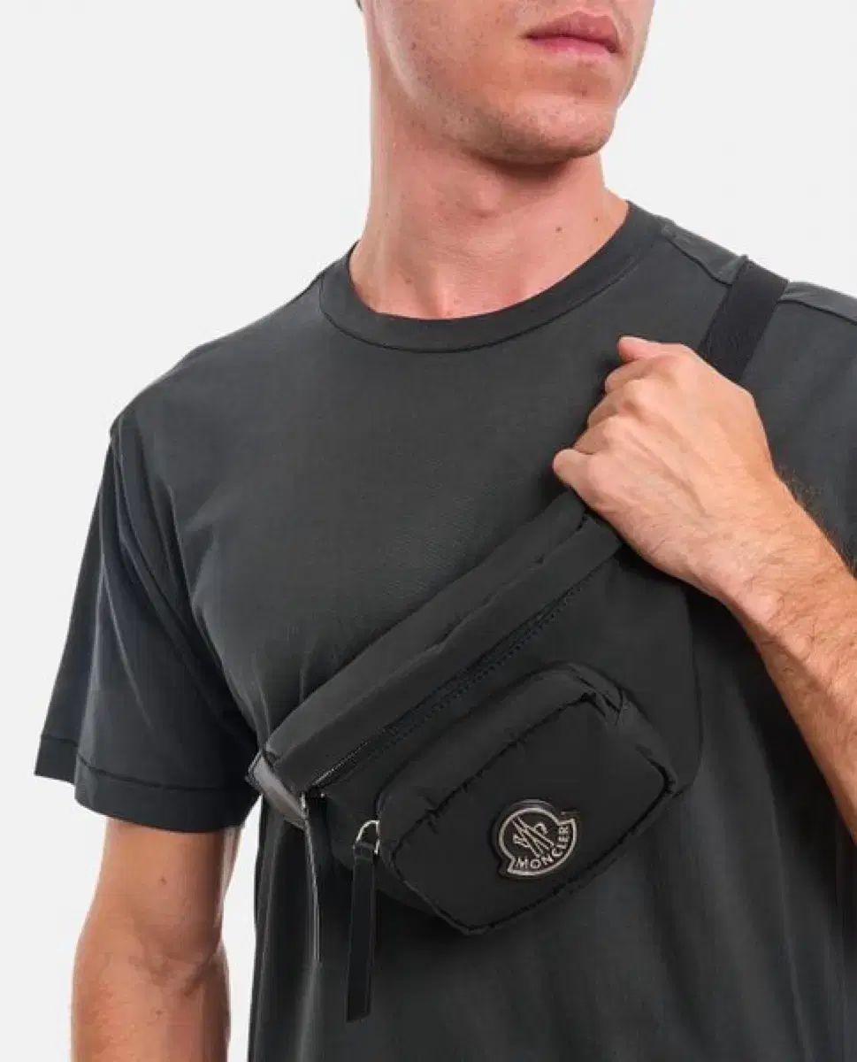 MONCLER モンクレール 金具 ベルトバッグ ヒップサック バッグ