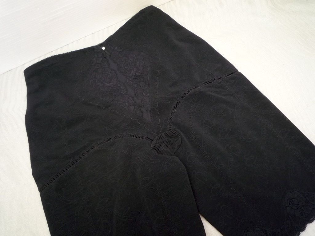 定価28600円 最 補正下着 シャンデール シャルム ロング ガードル サイズ82 ブラック 立体成形 メッシュテープ ヒップUP _MF1