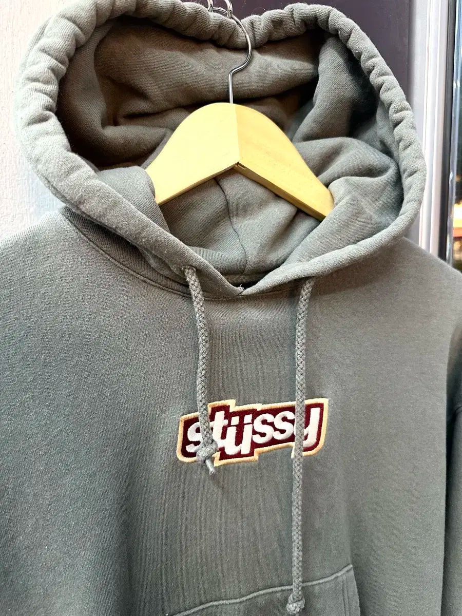XS STUSSY ステューシー Civil Cropped フード付きTシャツ