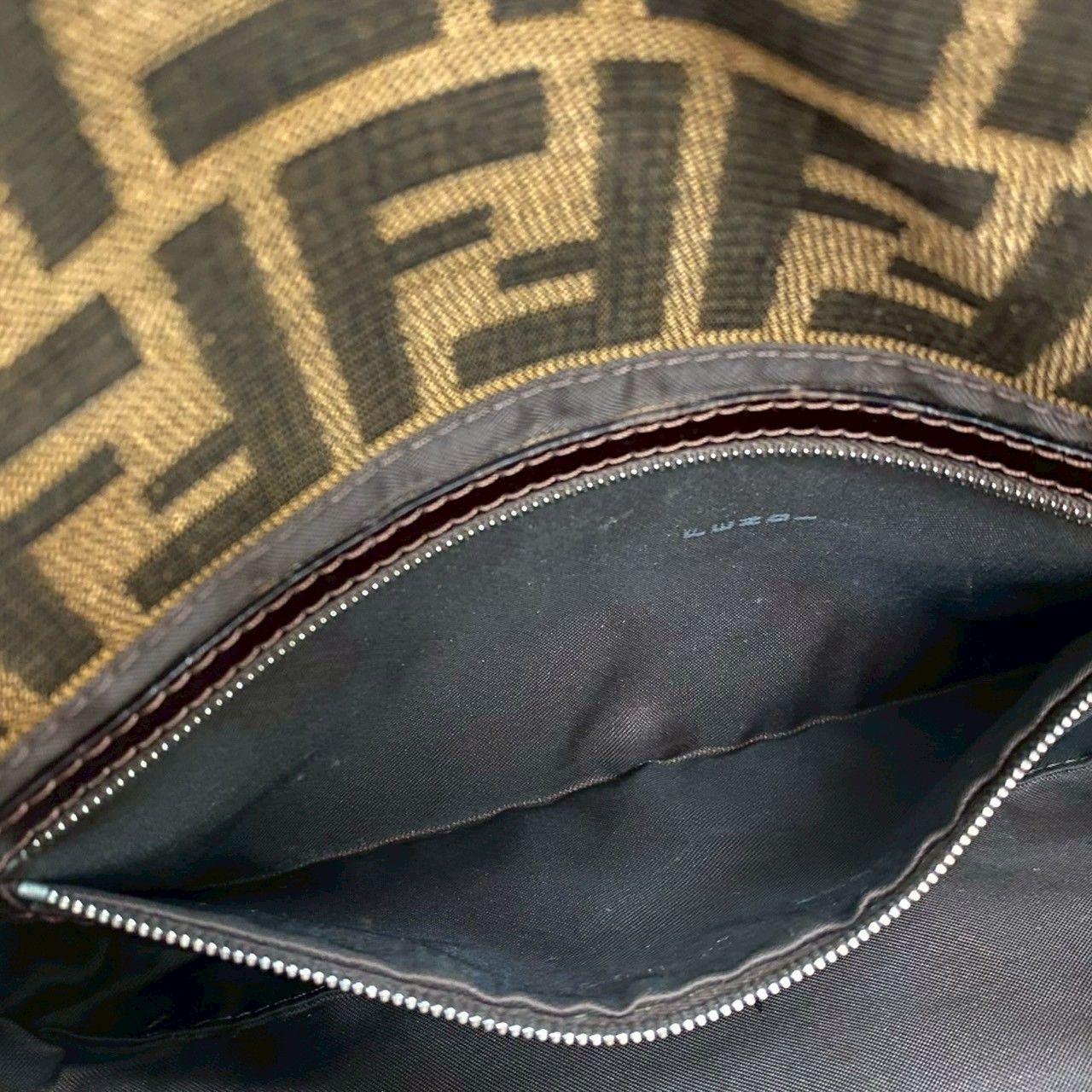 ＜美品＞FENDI マンマバケット ズッカ柄 キャンバスヴィンテ ージ 極美品✨ FENDI フェンディ マンマバケット ズッカ柄 FF