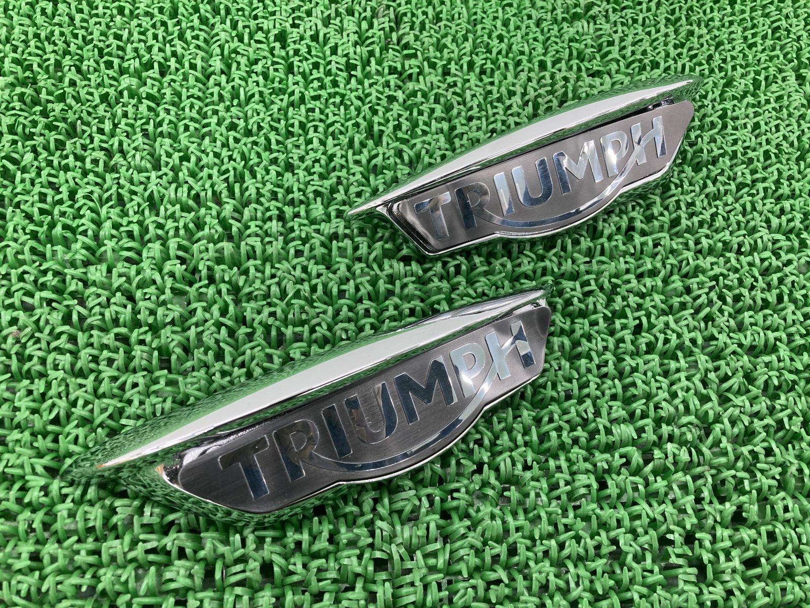 TRIUMPH タンクバッチ Triumphタンクバッジ 38-56年 - GreenSmith