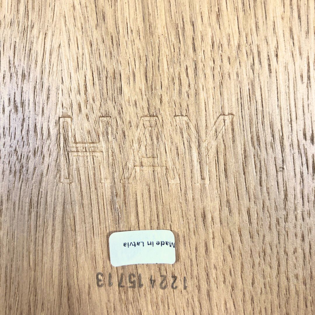 J104 CHAIR