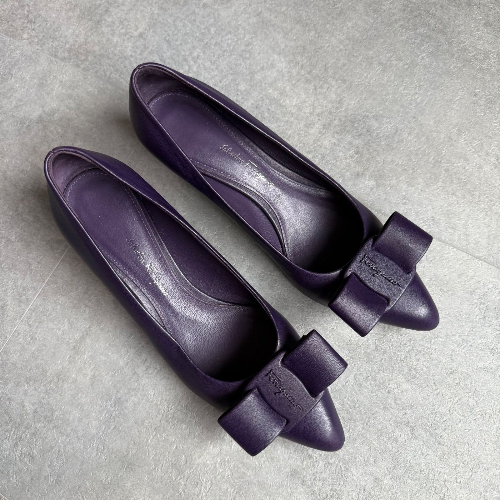 美品 SalvatoreFerragamo サルヴァトーレフェラガモ ビバ VIVA