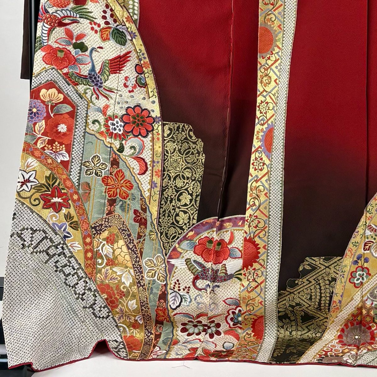 振袖 身丈180cm 裄丈69cm 未仕立て 仮絵羽 鳥 花唐草 金彩 ぼかし 赤  