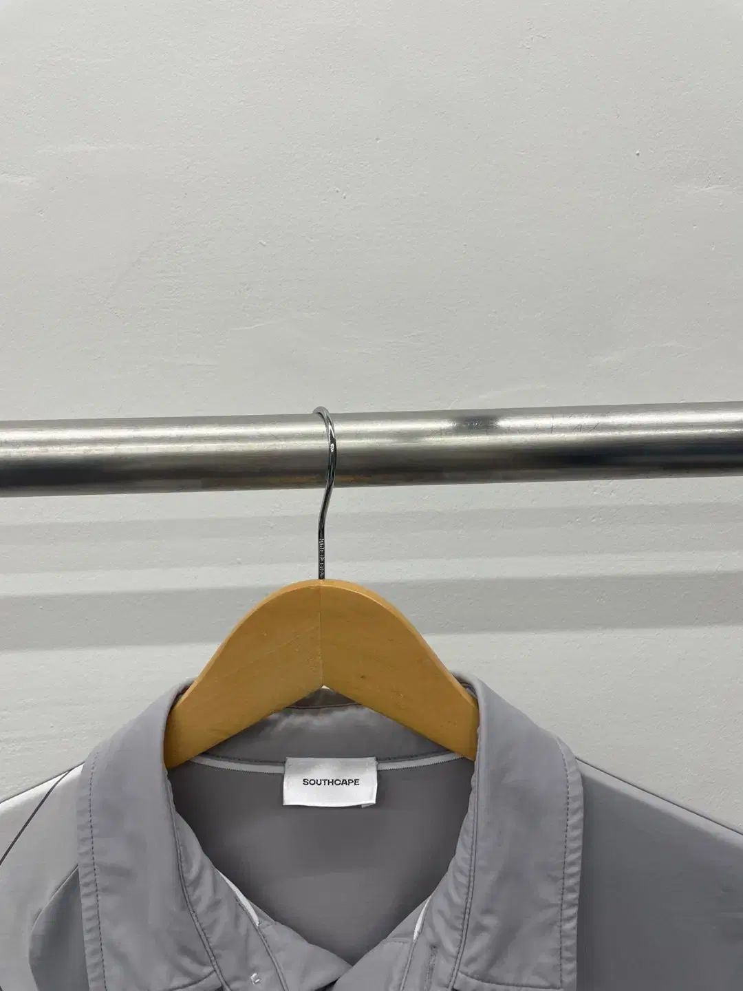 100