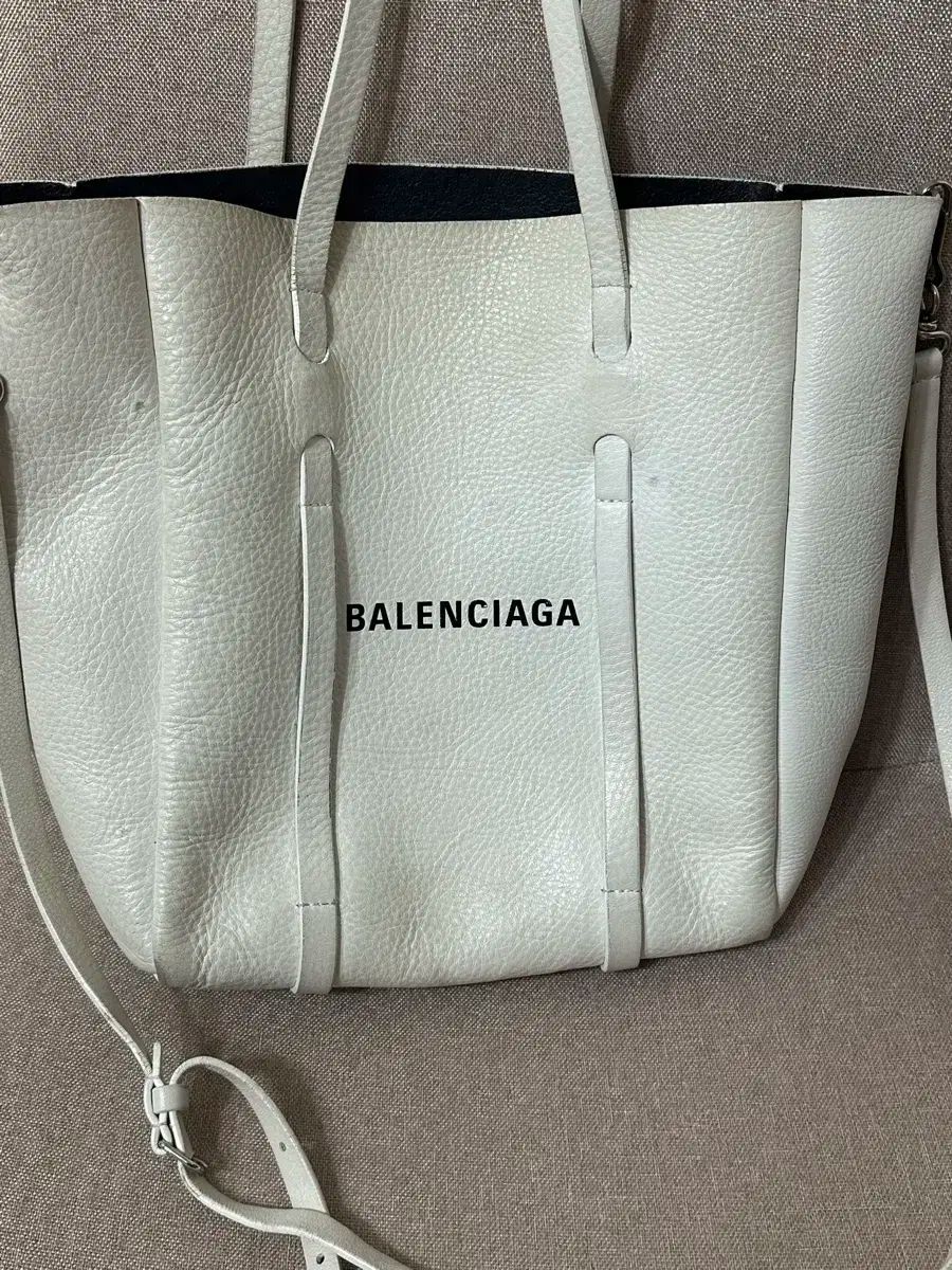 【BALENCIAGA】エブリデイ XS クロスバック・中古 BALENCIAGA】バレンシアガ『エブリデイXS ノースサウス