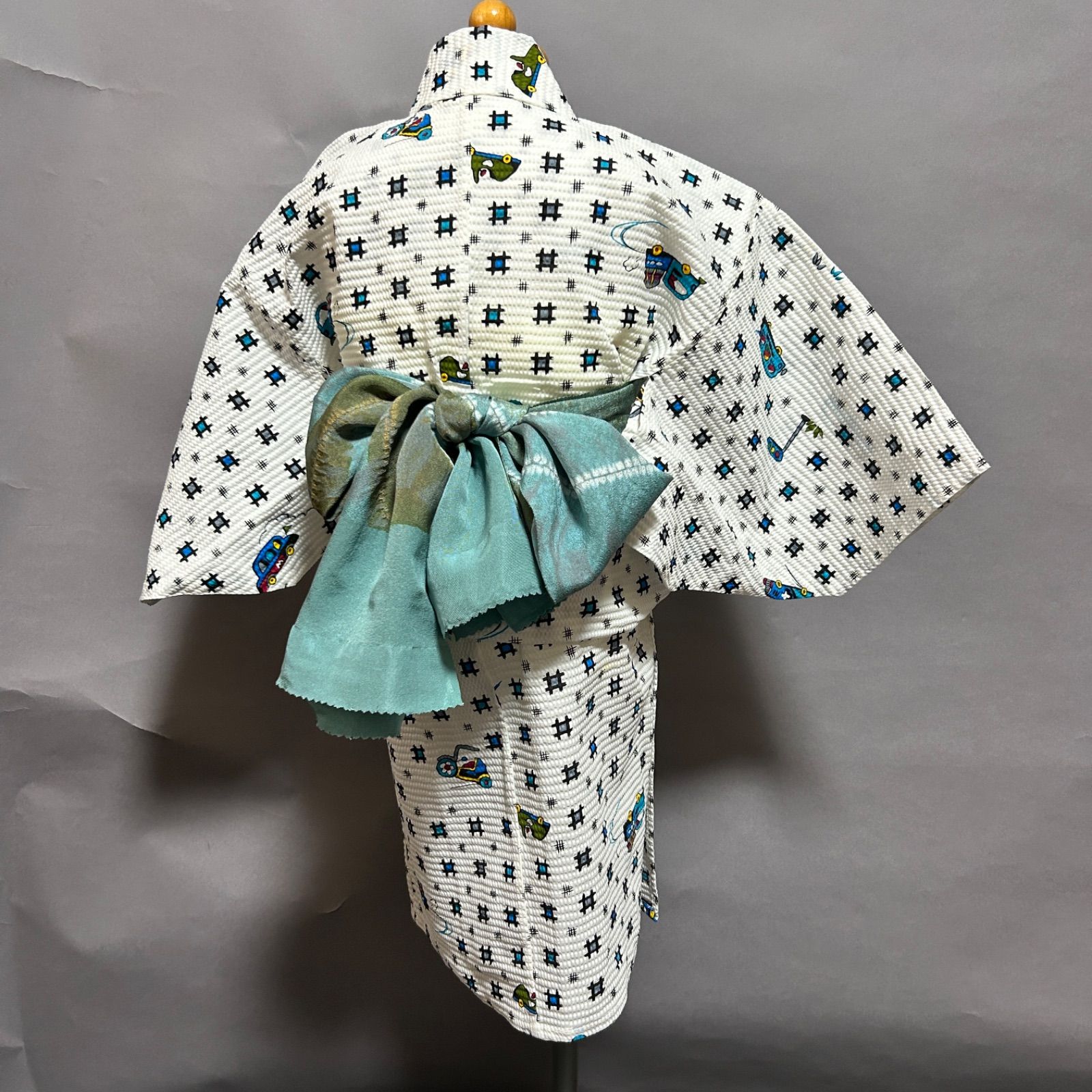 キッズ浴衣】男の子浴衣・2-4歳くらい・サッカー生地・リップル生地・乗り物柄・美品 - メルカリ