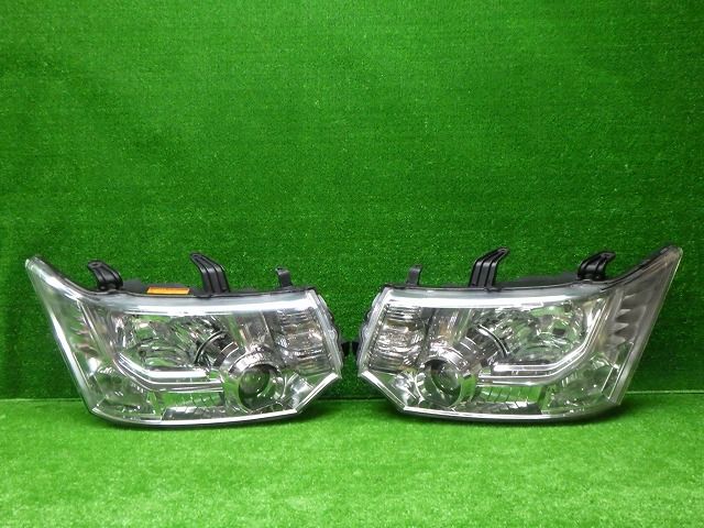 三菱 ミツビシ デリカD5 純正ヘッドライト左右セットバラスト