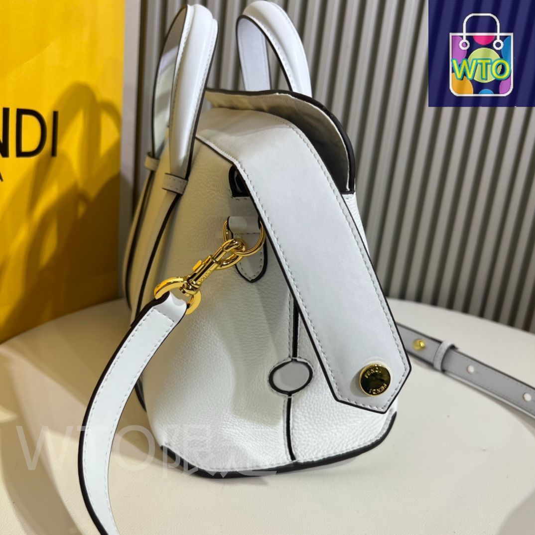 早い者勝ち！入手困難【Fendi】トゥージュール　バッグ　トープ　ストラップ付き FENDIショルダーバッグ、リュックサック、手首バッグ、ポーチ