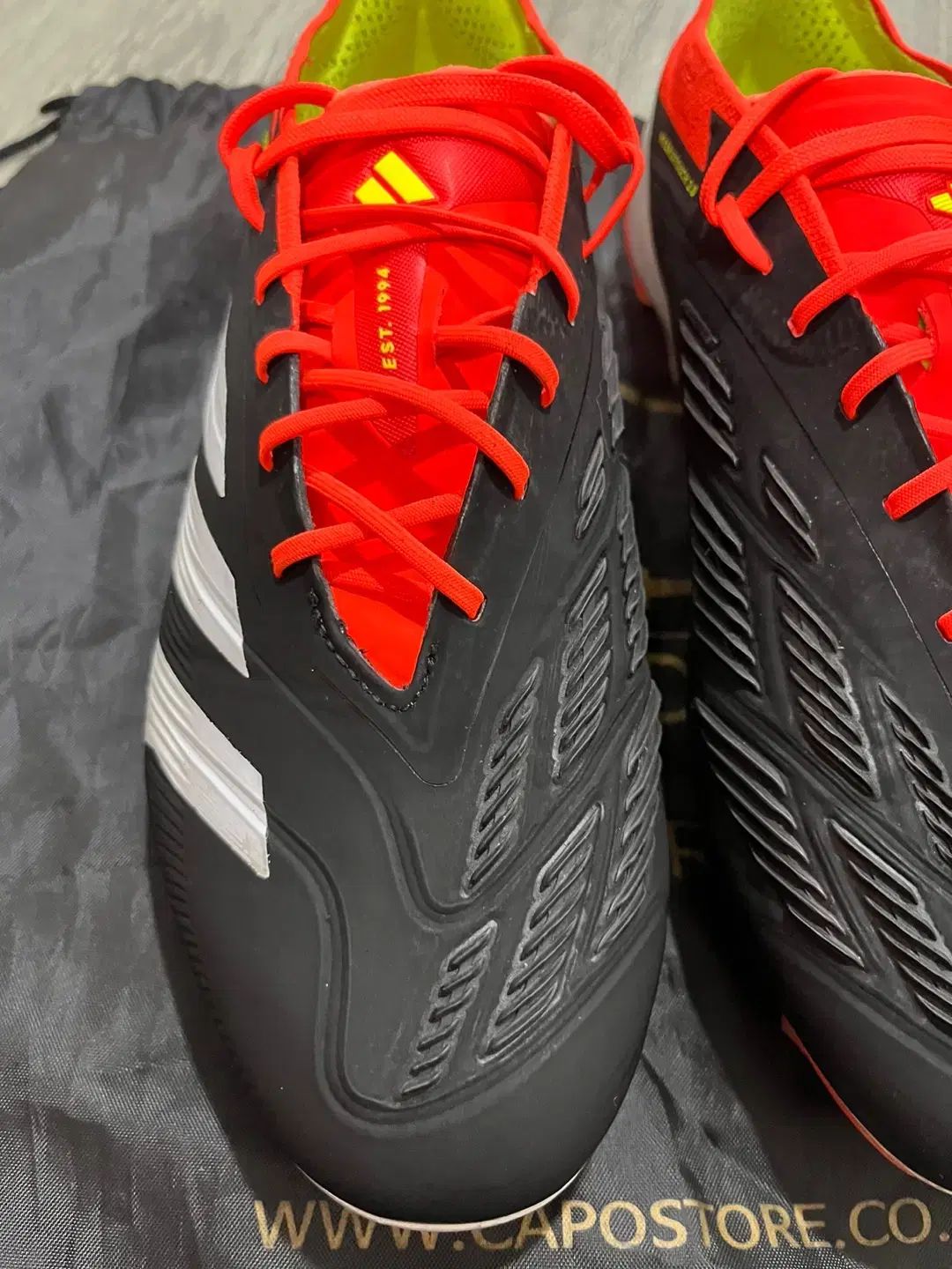 adidas アディダス