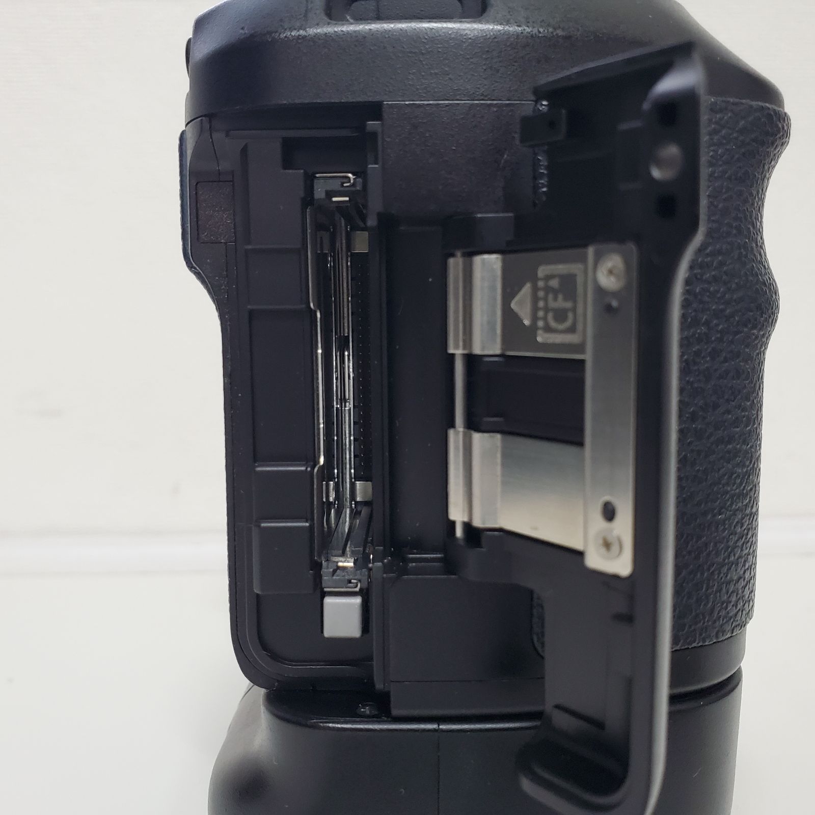 カメラ 美品 通電・基本動作確認 キャノン Canon EOS D30 イオスD30