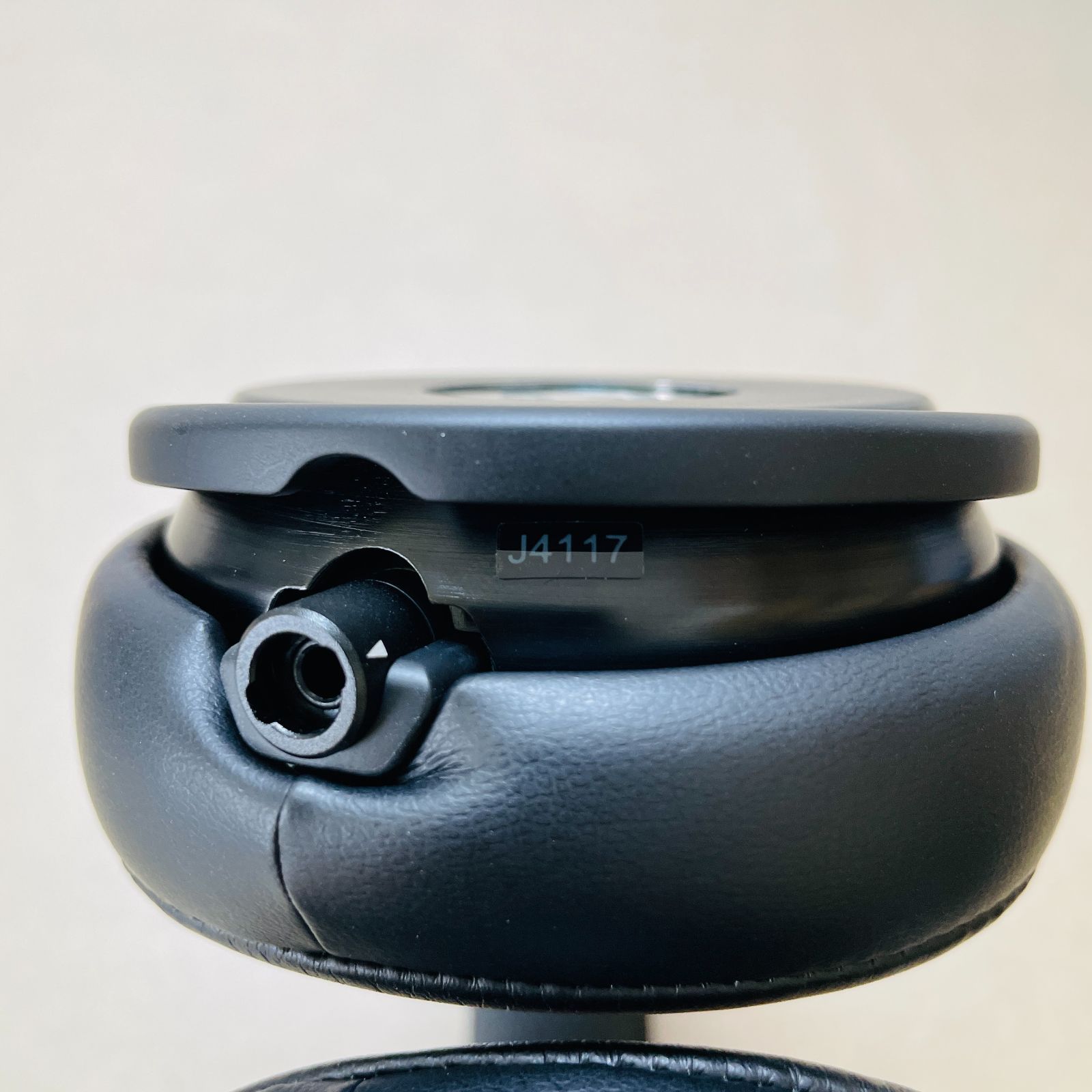 Pro オーバーイヤーヘッドホン