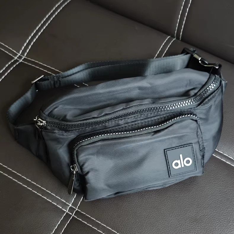 新品未使用-6色選択可能】Alo Yoga アロヨガ ウエストバッグ