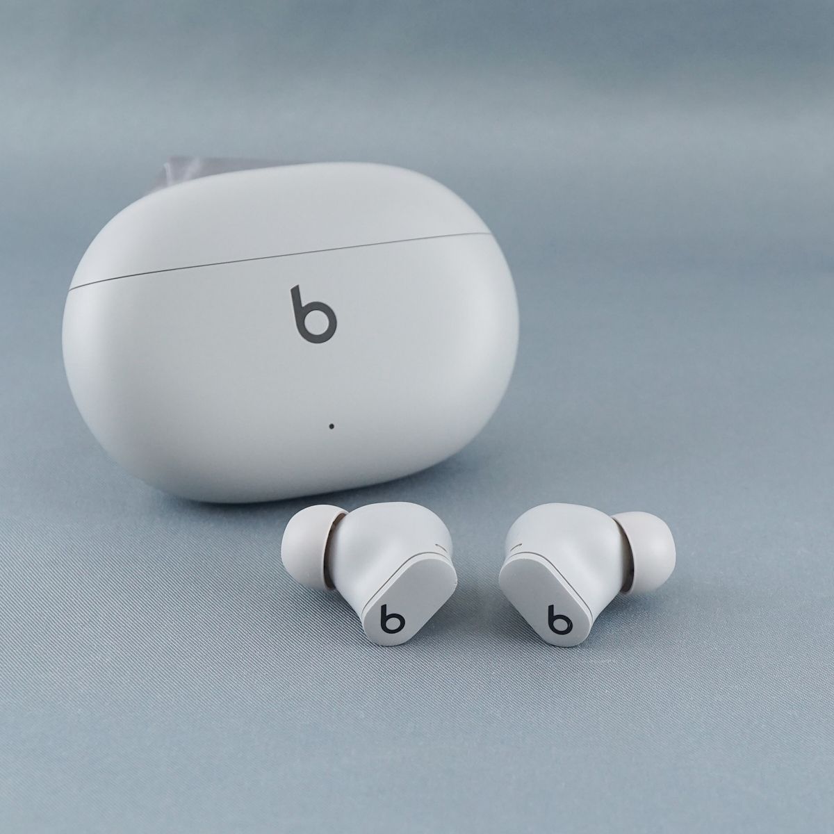 美品】Beats Studio Buds[グレー] Beats by Dr ビーツ ワイヤレス