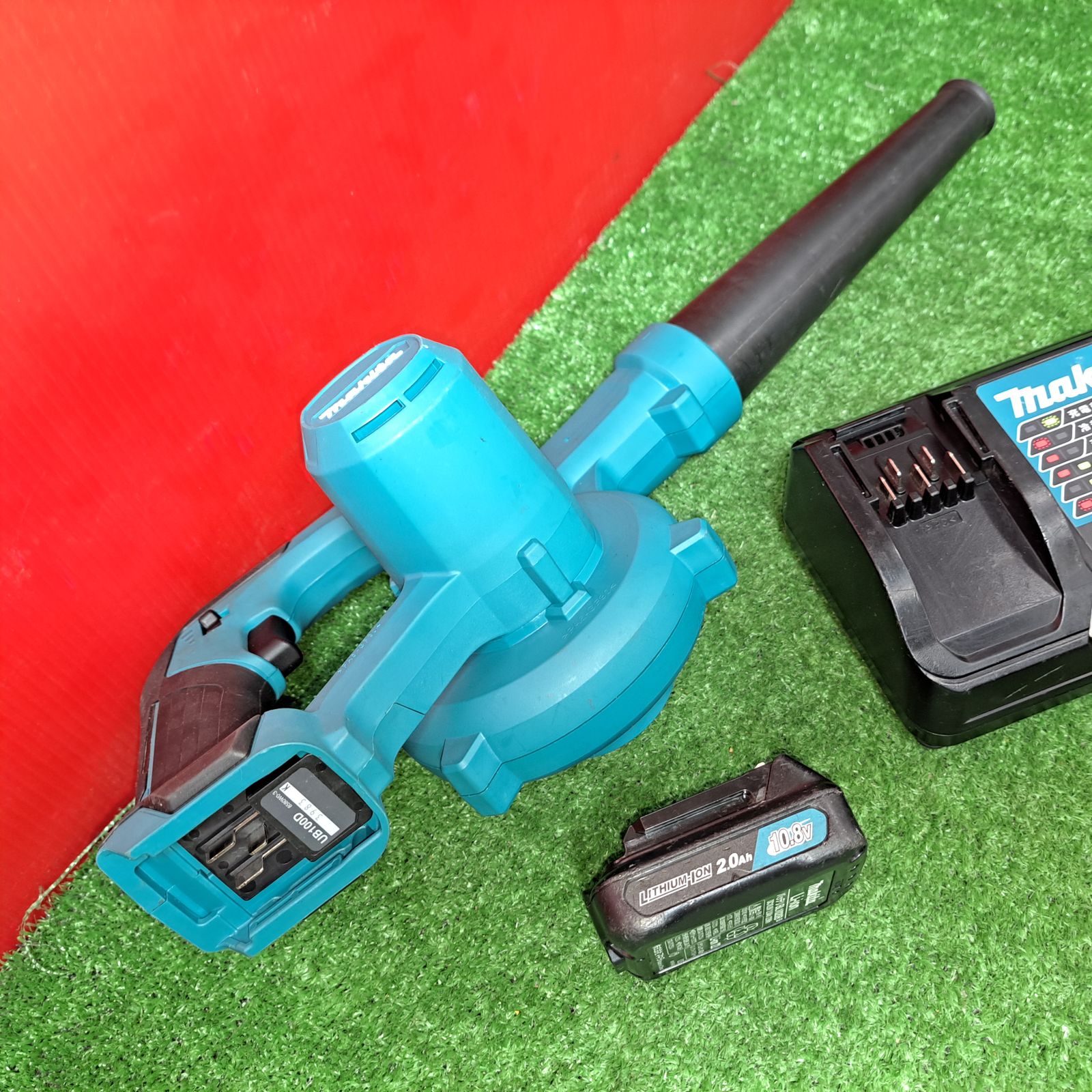 〇マキタ(Makita) 充電式ブロワ 10.8V1.5Ah バッテリ・充電器付