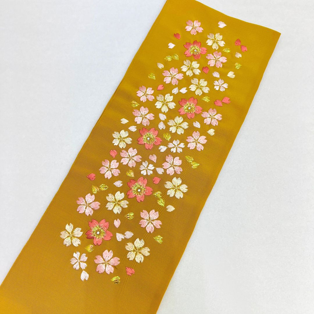 きらきらストーンからし色振袖】 きらきらストーンからし色振袖