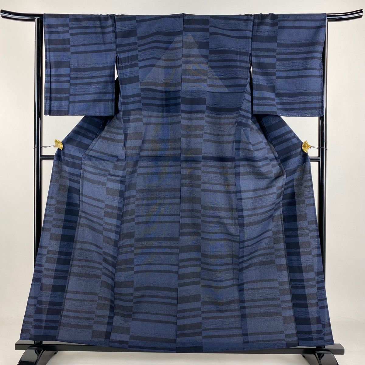 紬 身丈159cm 裄丈65.5cm M 薄物 塩沢絣 証紙 段縞 絣柄 紺色 正絹 名品