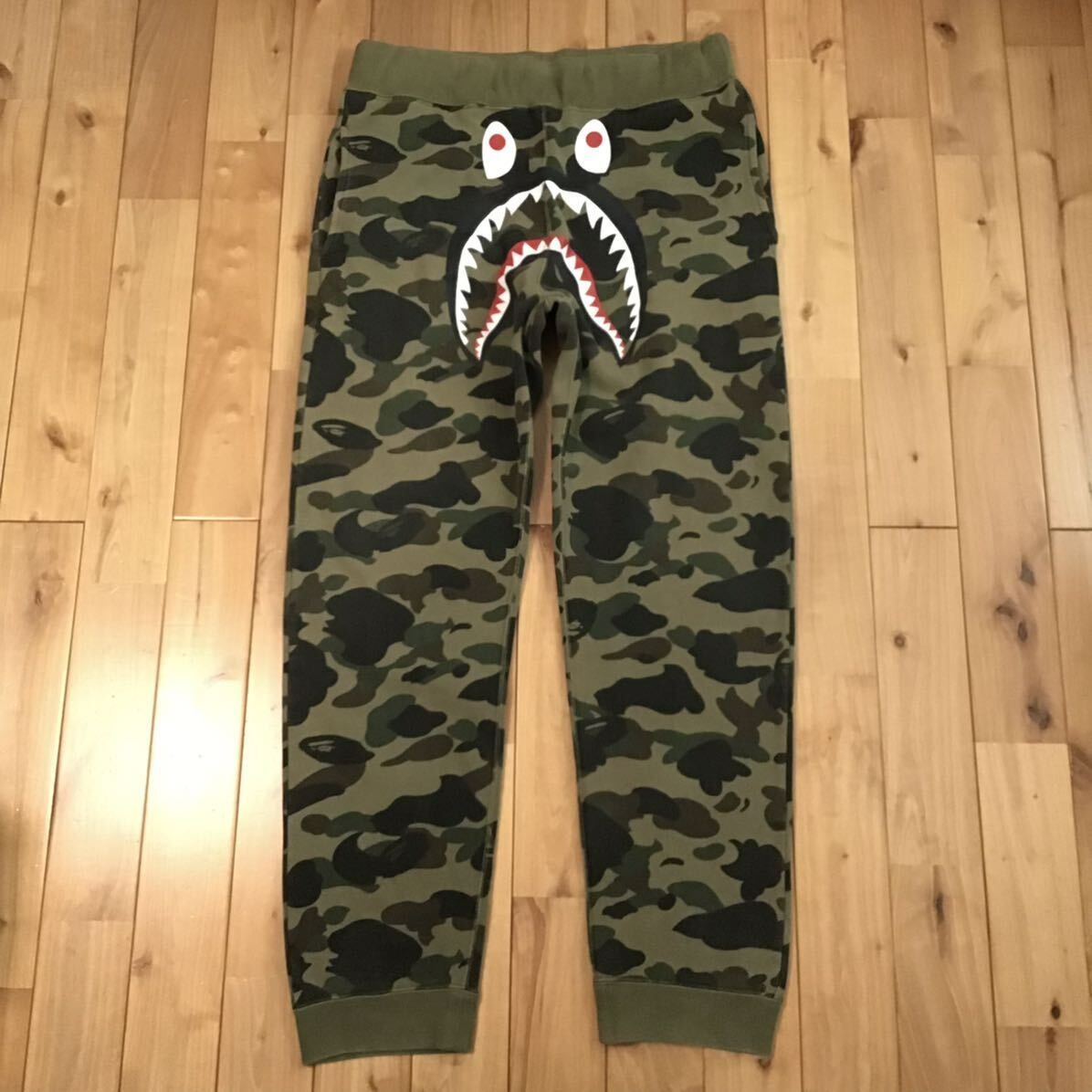 A BATHING APE アベイシングエイプ シャークパンツ 迷彩 アベイシング