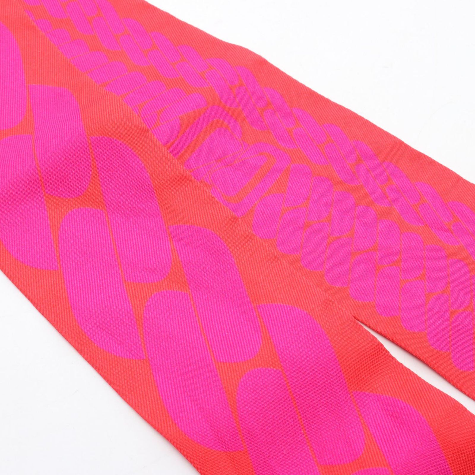 エルメス CLIC C'EST NOUE シルクスカーフ エルメス(HERMES)エルメス ツイリー CLIC C'EST NOUE スカーフ