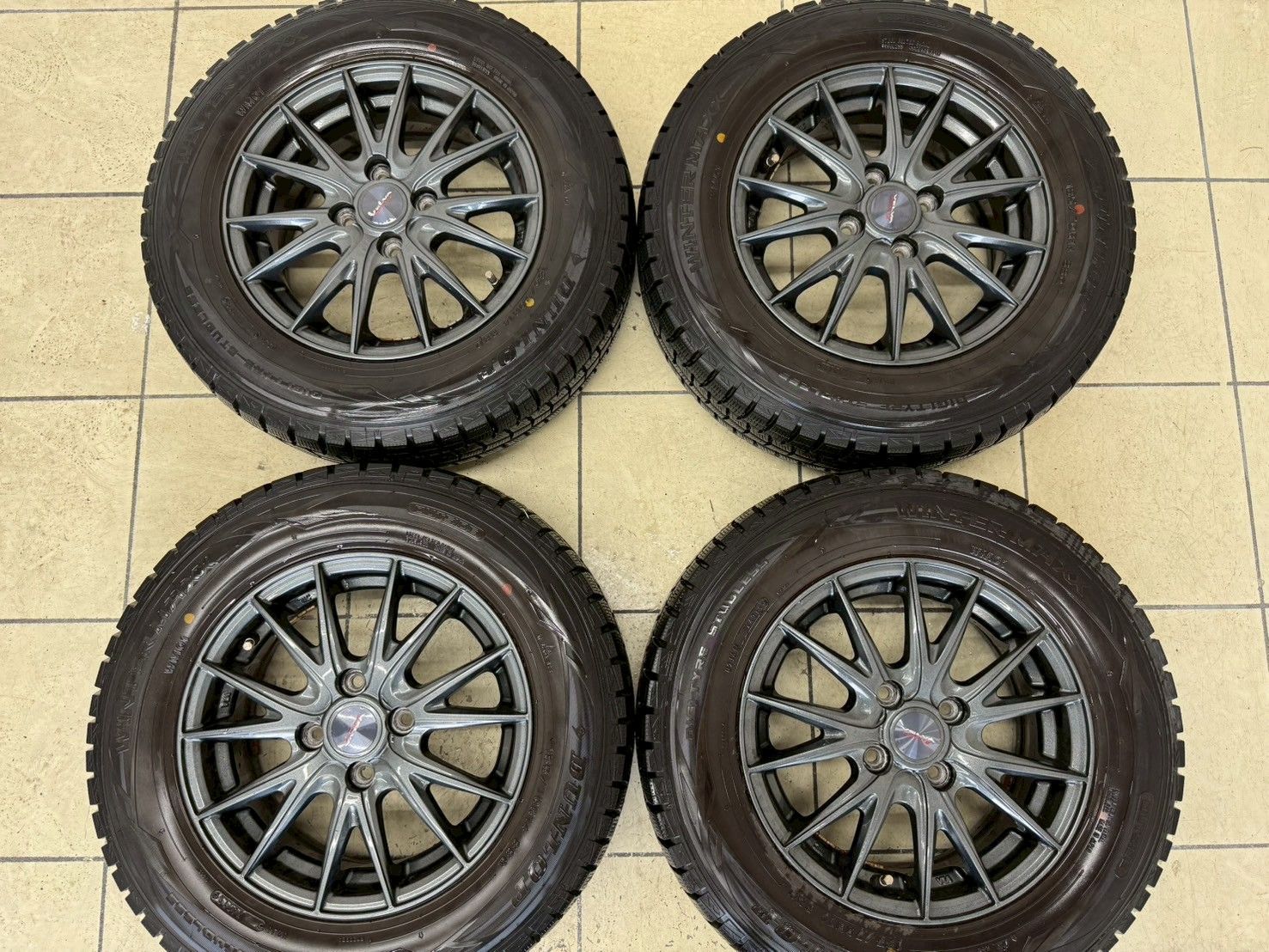 185|70R14 スタッドレス＆ホイールセット ダンロップWM01 14×5.5J フィット