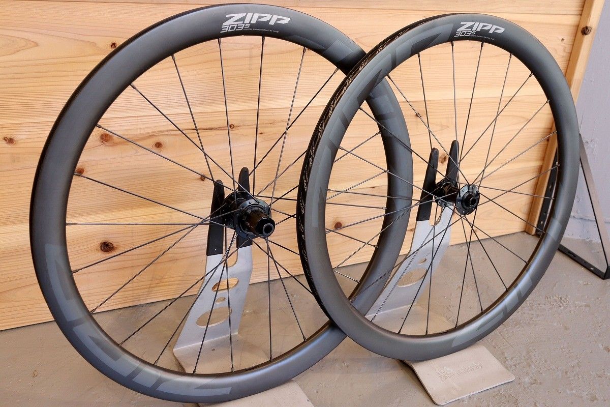 【中古】ZIPP 303s ディスク カーボンホイール ジップ ZIPP 303S Tubeless DISC カーボン チューブレス