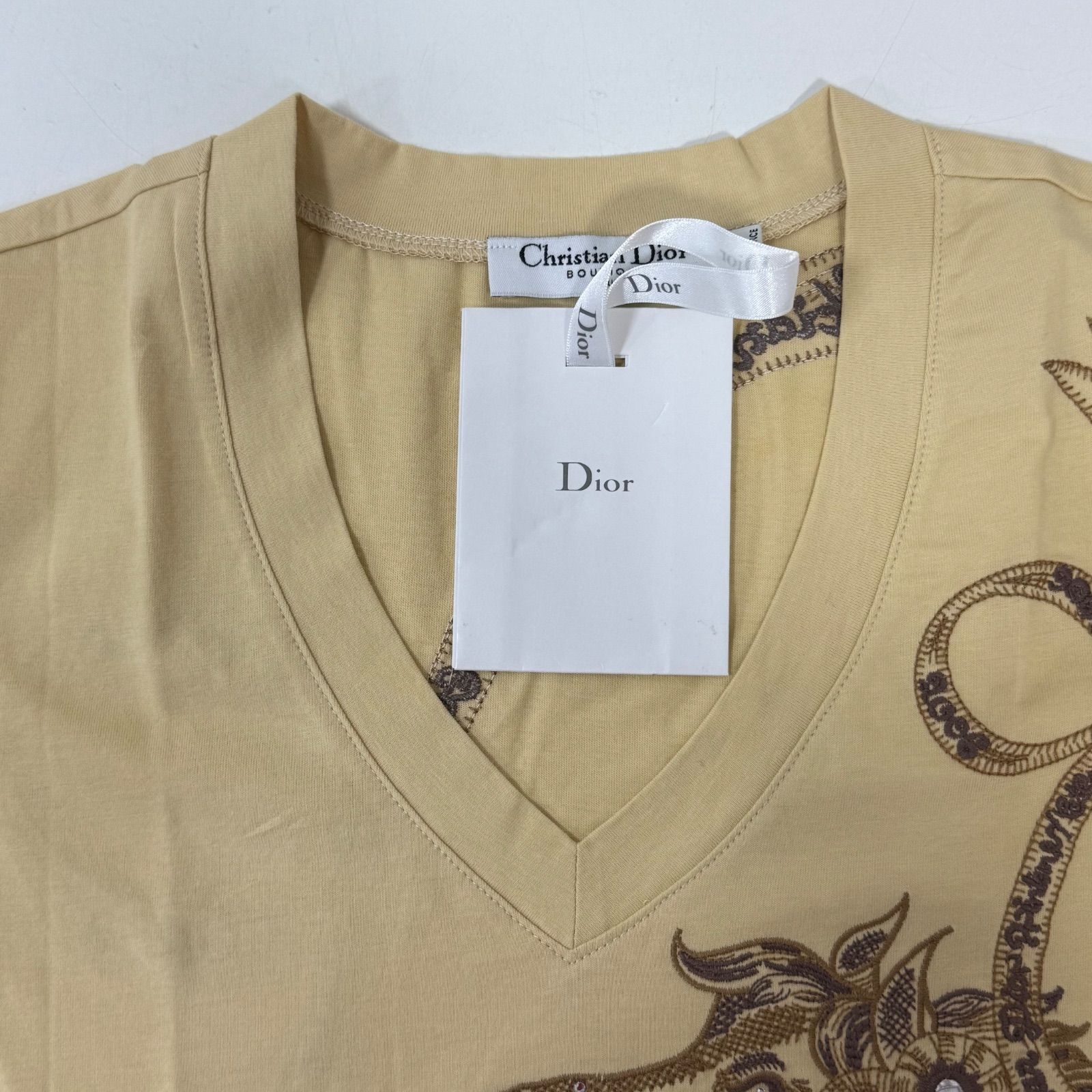 Christian Dior VネックTシャツ ラインストーン Christian Dior VネックTシャツ ラインストーン - メルカリ