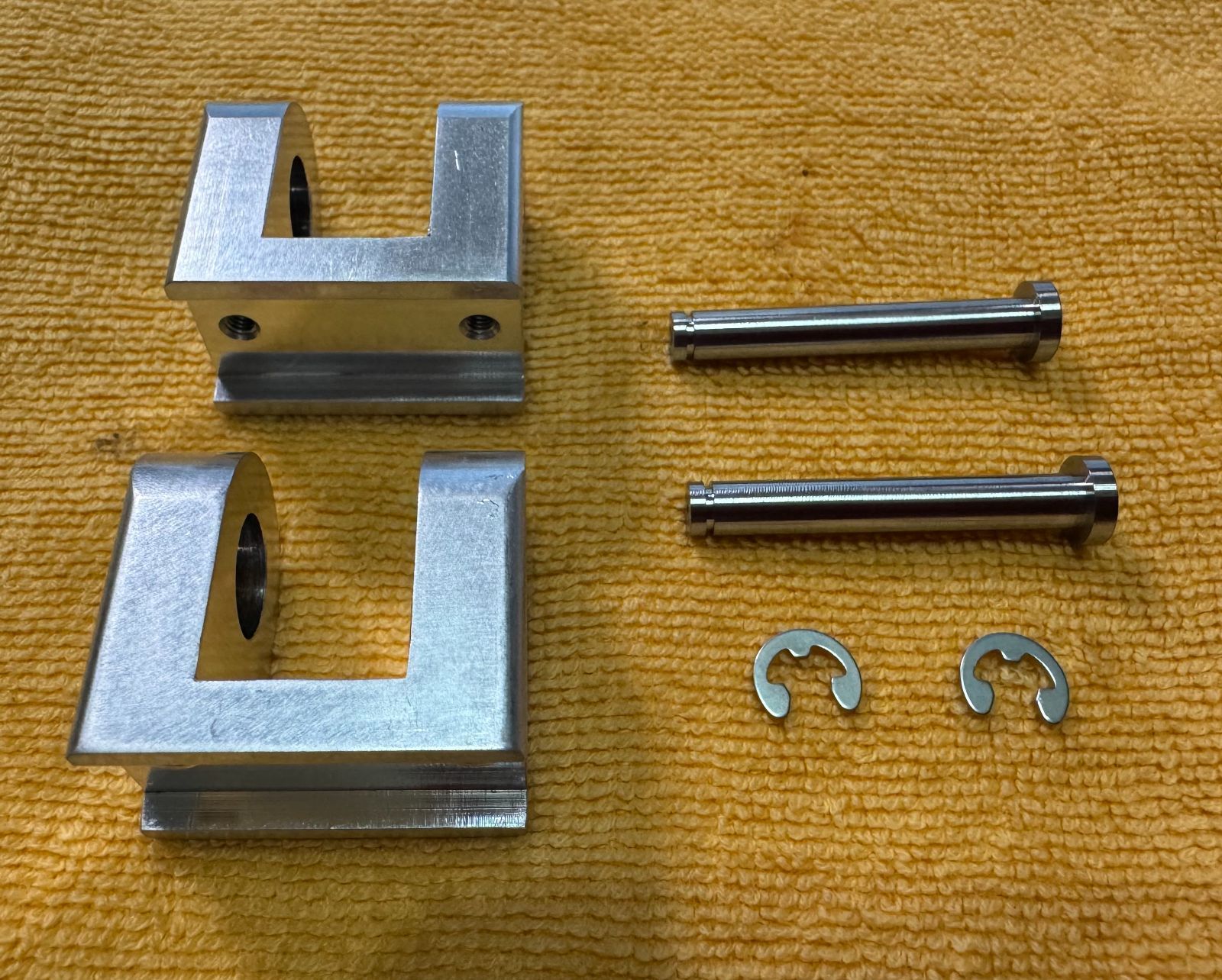 ヨコモ YZ-834B ワンダードッグファイター用 リヤアームマウント及び