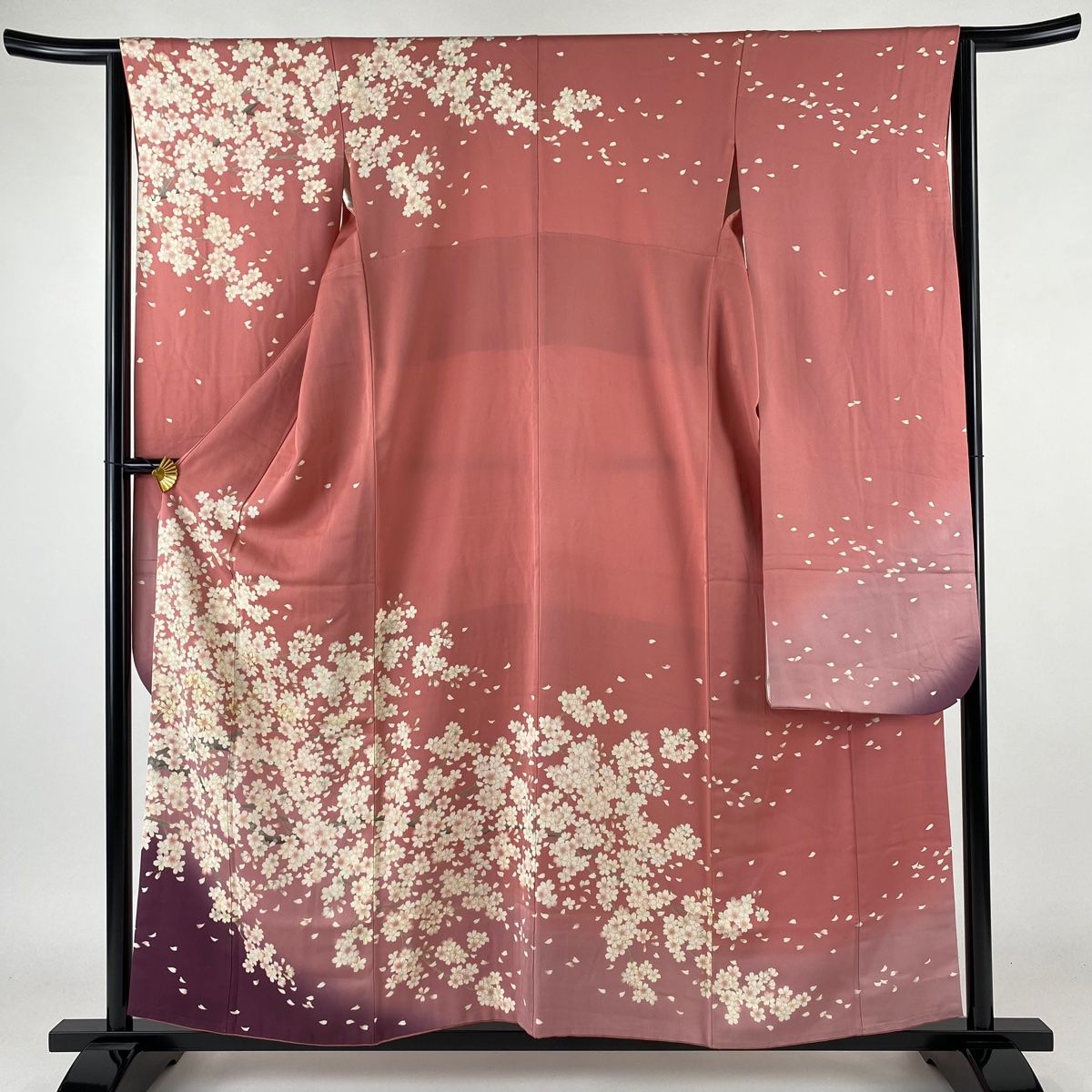 美品 桜 着物 正絹“春空に花びらを遊ばせて晴れを歌う桜”長襦袢 4929 楽天市場】訪問着 手刺繍 正絹 紫 薄紫 桜 桜枝 枝垂れ桜 ぼかし